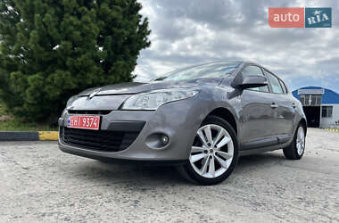 Хэтчбек Renault Megane 2010 в 