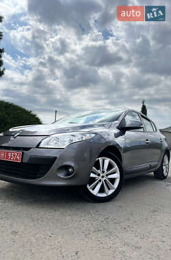 Хэтчбек Renault Megane 2010 в 