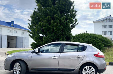 Хэтчбек Renault Megane 2010 в 
