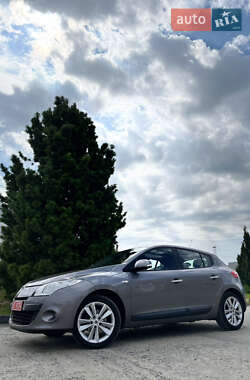 Хэтчбек Renault Megane 2010 в 