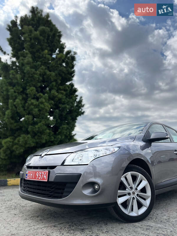 Хетчбек Renault Megane 2010 в Охтирці фото 31 Хетчбек Renault Megane 2010 в Охтирці