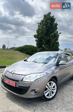 Хэтчбек Renault Megane 2010 в 