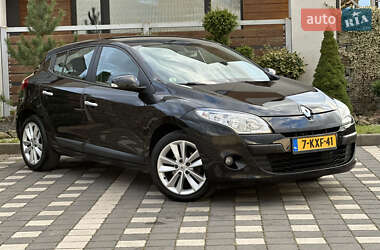 Хэтчбек Renault Megane 2011 в 