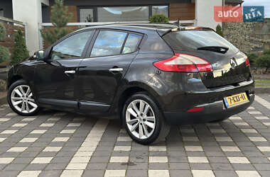 Хэтчбек Renault Megane 2011 в 