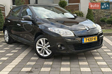 Хэтчбек Renault Megane 2011 в 