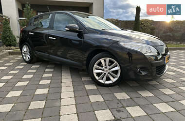 Хэтчбек Renault Megane 2011 в 