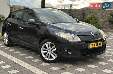 Хэтчбек Renault Megane 2011 в 