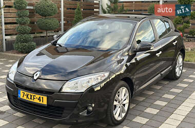 Хэтчбек Renault Megane 2011 в 