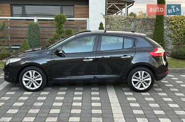 Хэтчбек Renault Megane 2011 в 
