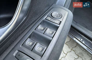 Хэтчбек Renault Megane 2011 в 