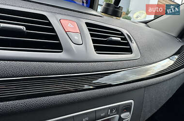 Хэтчбек Renault Megane 2011 в 