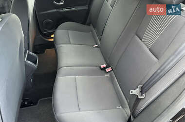 Хэтчбек Renault Megane 2011 в 