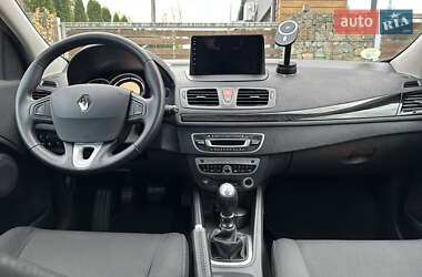 Хэтчбек Renault Megane 2011 в 