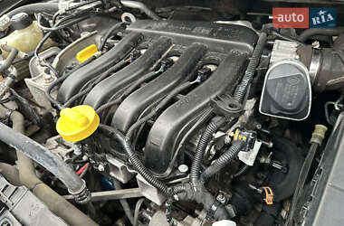 Хэтчбек Renault Megane 2011 в 