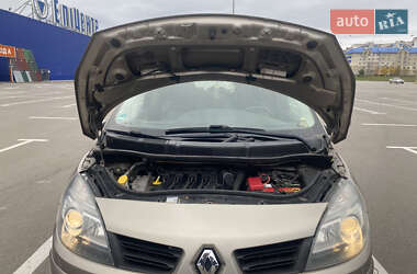 Хэтчбек Renault Megane 2009 в 
