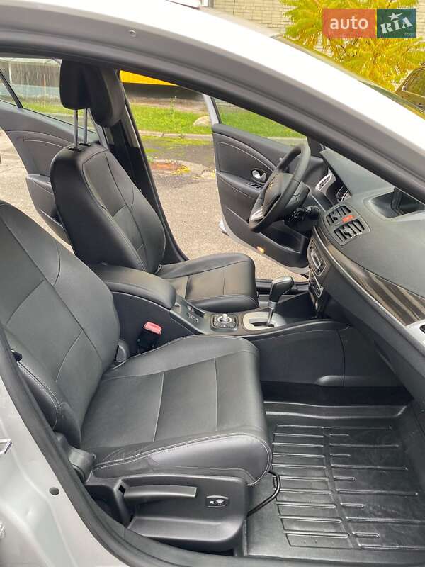 Универсал Renault Megane 2011 в Чернигове фото 23 Универсал Renault Megane 2011 в Чернигове