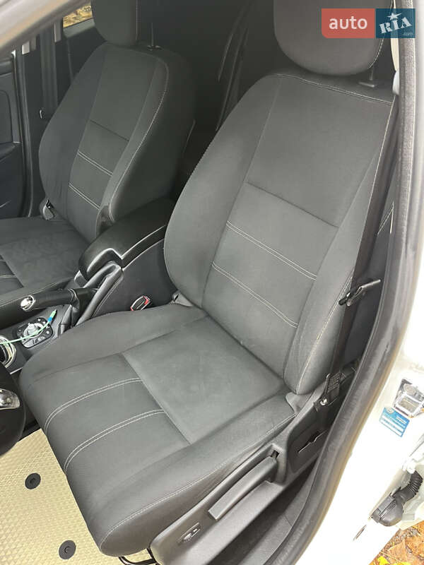 Универсал Renault Megane 2014 в Первомайске фото 15 Универсал Renault Megane 2014 в Первомайске