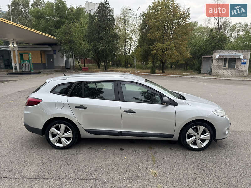 Универсал Renault Megane 2011 в Днепре фото 10 Универсал Renault Megane 2011 в Днепре