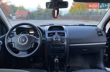 Хетчбек Renault Megane 2006 в  фото 17 Хетчбек Renault Megane 2006 в