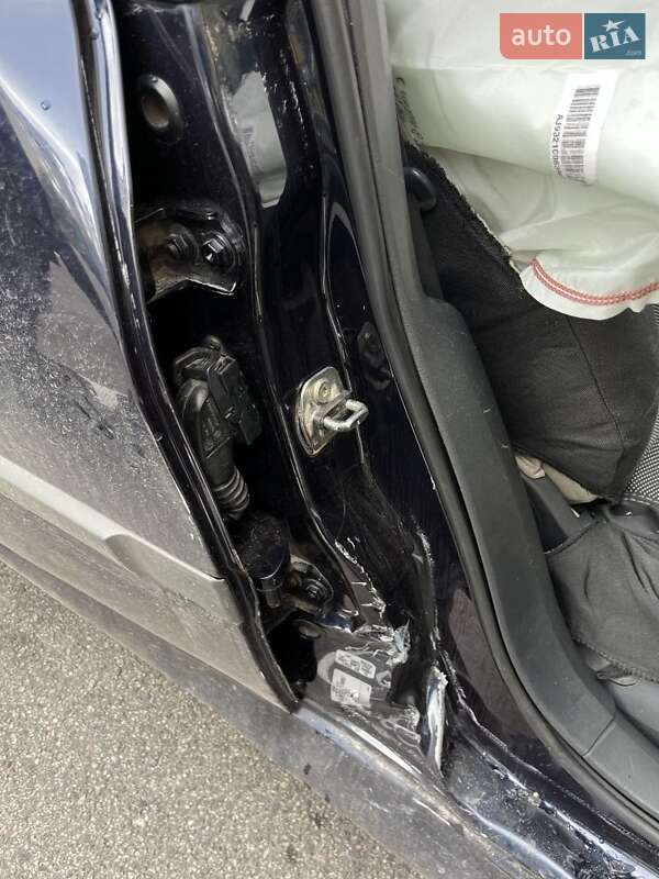 Седан Renault Megane 2007 в Вишневому фото 13 Седан Renault Megane 2007 в Вишневому