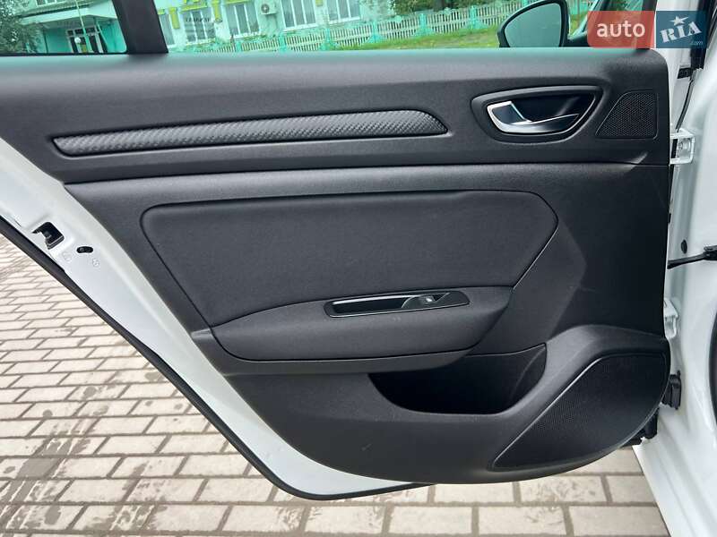 Универсал Renault Megane 2018 в Радехове фото 20 Универсал Renault Megane 2018 в Радехове