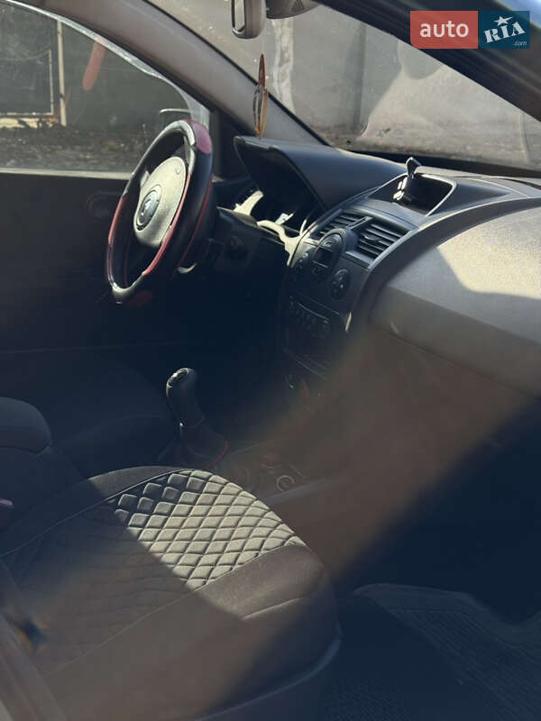 Седан Renault Megane 2004 в Ужгороді