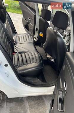 Хэтчбек Renault Megane 2013 в 