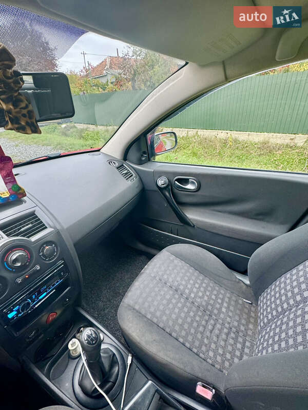 Седан Renault Megane 2006 в Мукачевому