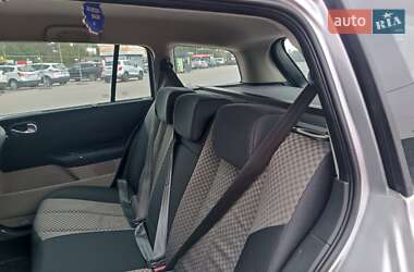 Универсал Renault Megane 2006 в  фото 12 Универсал Renault Megane 2006 в