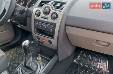 Универсал Renault Megane 2006 в  фото 15 Универсал Renault Megane 2006 в