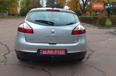 Хэтчбек Renault Megane 2015 в 