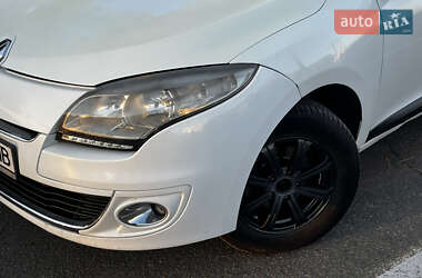 Хэтчбек Renault Megane 2013 в 