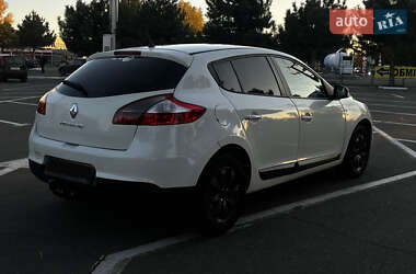 Хэтчбек Renault Megane 2013 в 