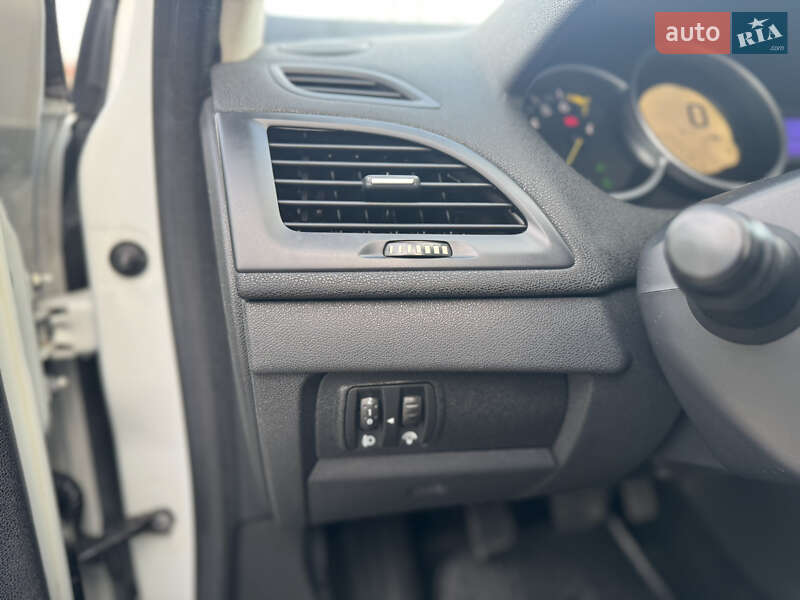Универсал Renault Megane 2011 в Ровно фото 21 Универсал Renault Megane 2011 в Ровно