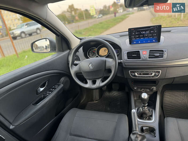 Универсал Renault Megane 2011 в Ровно фото 36 Универсал Renault Megane 2011 в Ровно