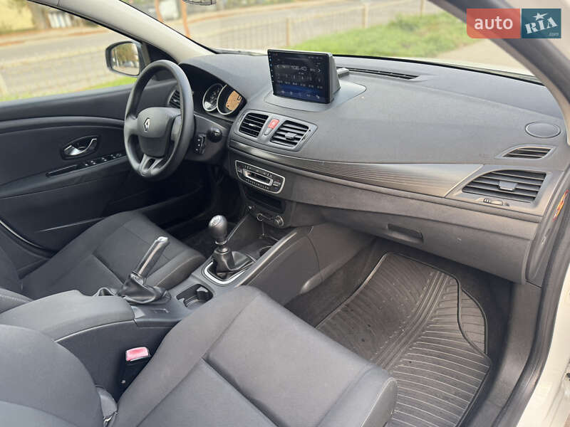 Универсал Renault Megane 2011 в Ровно фото 40 Универсал Renault Megane 2011 в Ровно