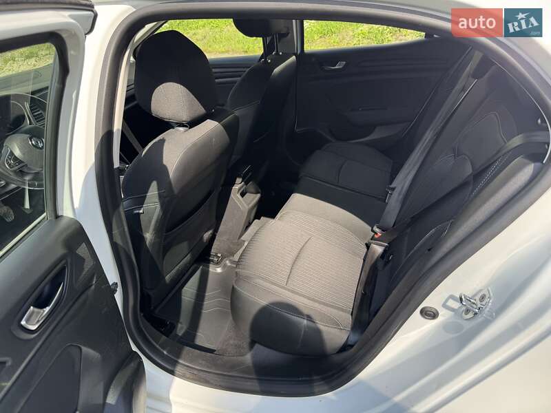 Хэтчбек Renault Megane 2017 в Калуше фото 14 Хэтчбек Renault Megane 2017 в Калуше