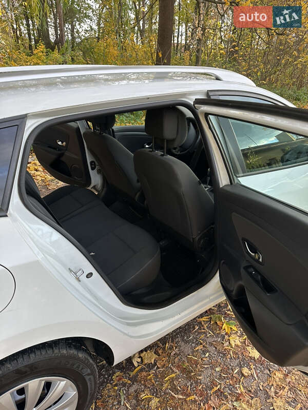 Універсал Renault Megane 2010 в Радивиліві фото 17 Універсал Renault Megane 2010 в Радивиліві