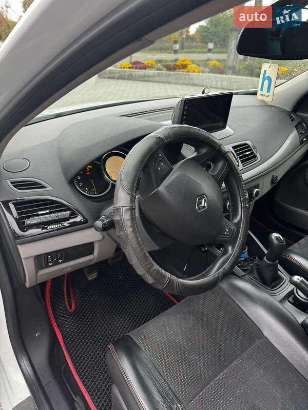 Хэтчбек Renault Megane 2010 в Изяславе