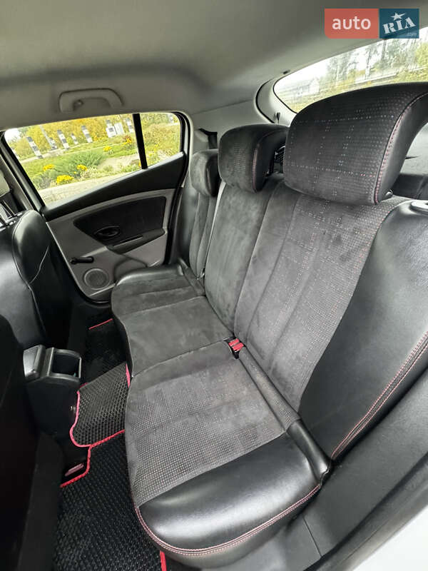 Хэтчбек Renault Megane 2010 в Изяславе