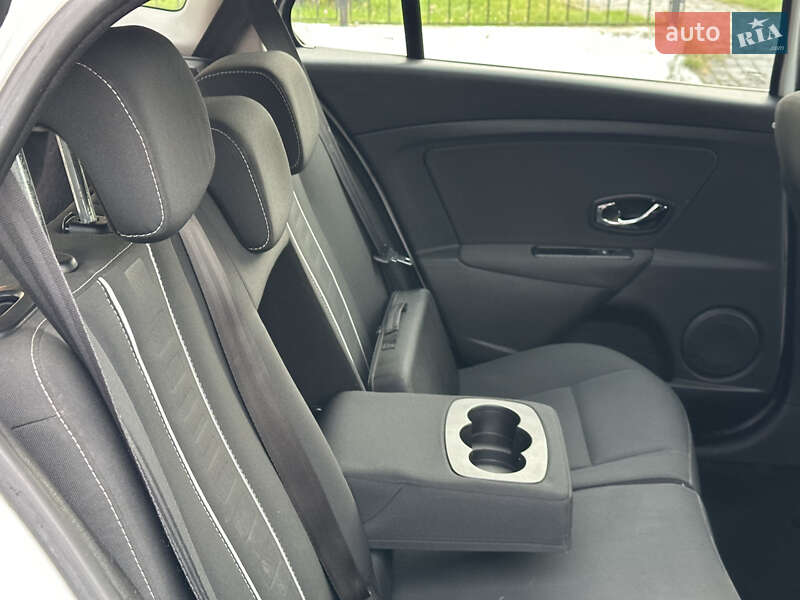 Универсал Renault Megane 2013 в Ровно фото 18 Универсал Renault Megane 2013 в Ровно