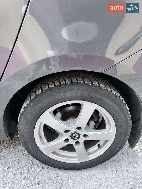Универсал Renault Megane 2010 в Каменец-Подольском фото 30 Универсал Renault Megane 2010 в Каменец-Подольском