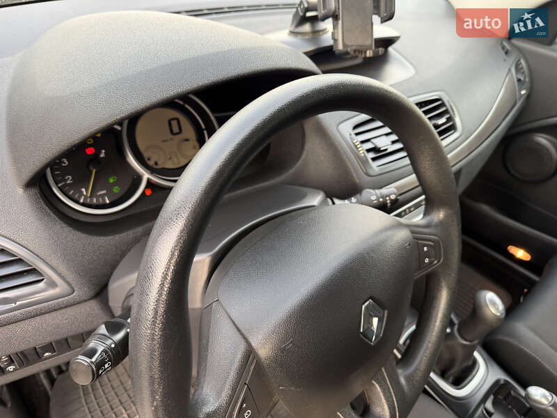 Универсал Renault Megane 2011 в Нововолынске фото 22 Универсал Renault Megane 2011 в Нововолынске