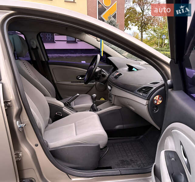 Универсал Renault Megane 2010 в Кременчуге фото 29 Универсал Renault Megane 2010 в Кременчуге