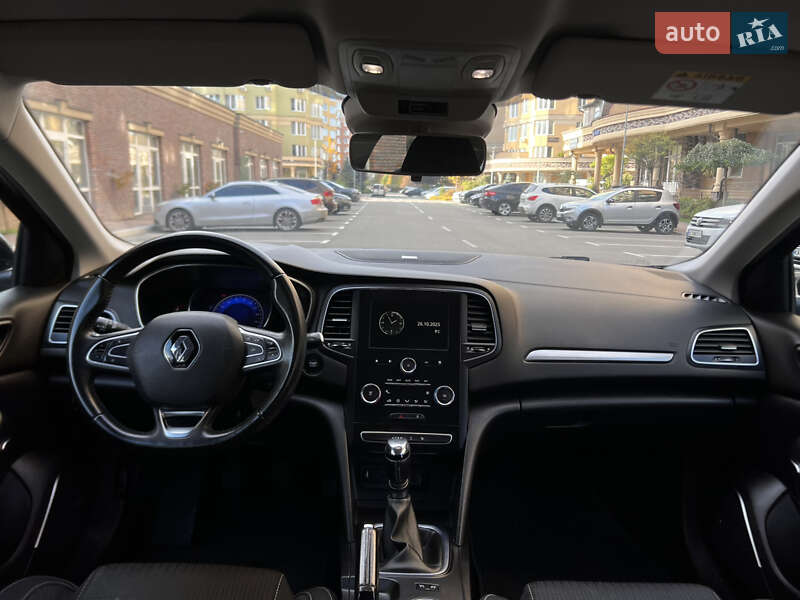 Универсал Renault Megane 2018 в Киеве фото 35 Универсал Renault Megane 2018 в Киеве