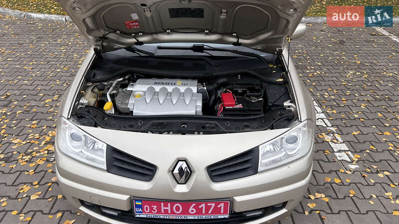 Универсал Renault Megane 2006 в Хороле