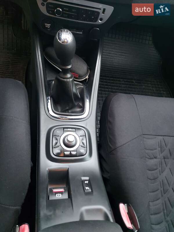 Универсал Renault Megane 2014 в Нежине фото 45 Универсал Renault Megane 2014 в Нежине