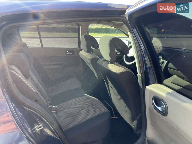 Хэтчбек Renault Megane 2003 в Смеле