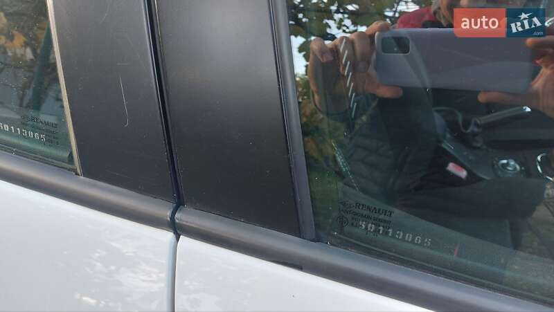 Хэтчбек Renault Megane 2013 в Смеле фото 17 Хэтчбек Renault Megane 2013 в Смеле