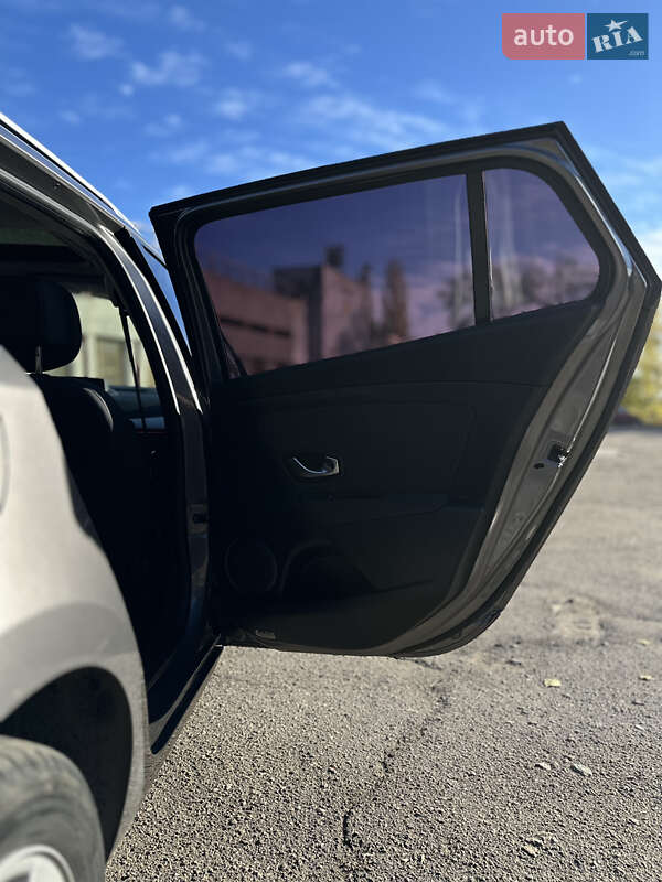 Универсал Renault Megane 2010 в Южноукраинске фото 12 Универсал Renault Megane 2010 в Южноукраинске